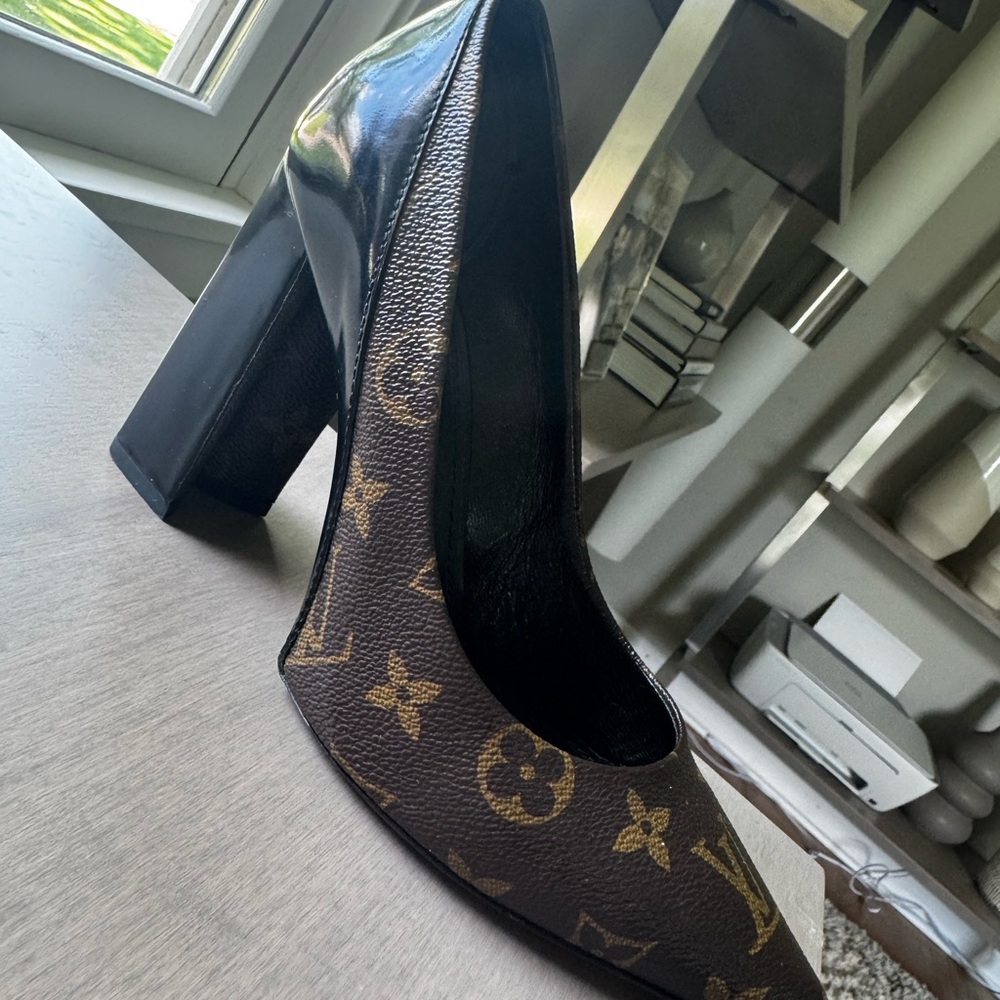 Louis Vuitton Matchmake Heels - Picture 5 of 11